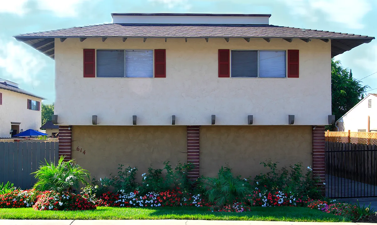 2 bed, 1.5 bath, 1200 sqft, $2,795 — Photo 4