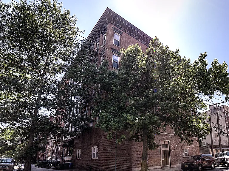 253 3rd St #2B — Photo 16