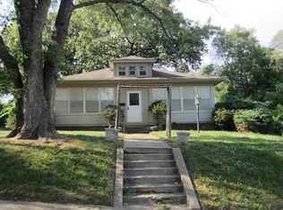 568 Middle St, Leavenworth, KS 66048