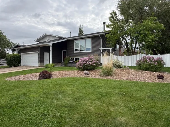 248 5th St W, Drumheller, AB T0J 0Y3