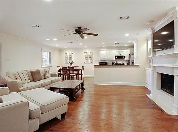 3rd image of 4305 Saint Francis St