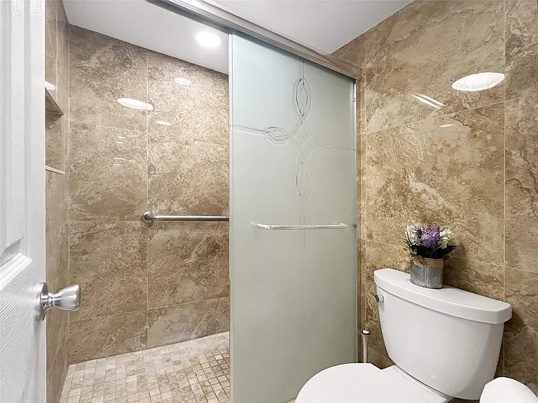 3505 Oaks Way #310 — Photo 16