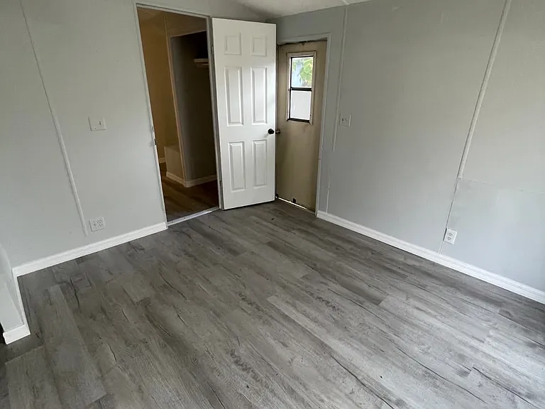 1045 Hickory Ln #8 — Photo 9