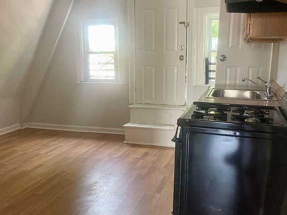 2nd image of 274 S 11th St #3A