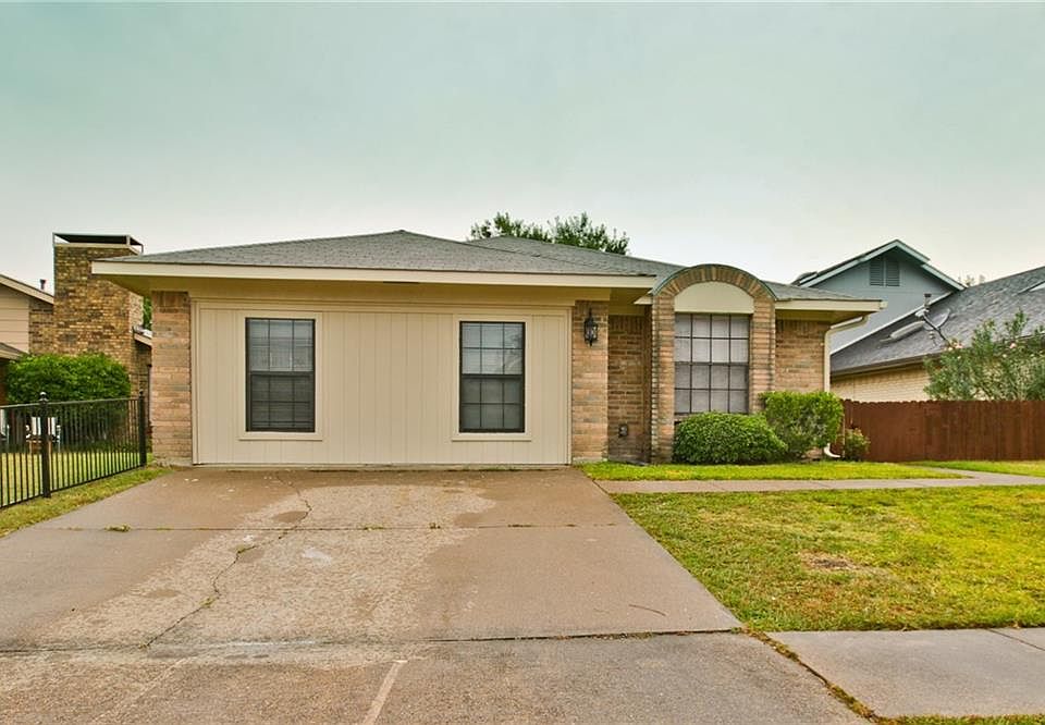 1st image of 3725 Verlaine Dr