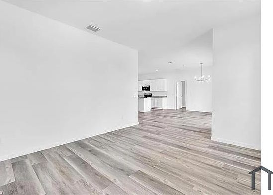 4th image of 3210 NE 15th Ave #3210