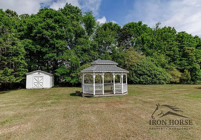 379 Beech Hollow Trl — Photo 30