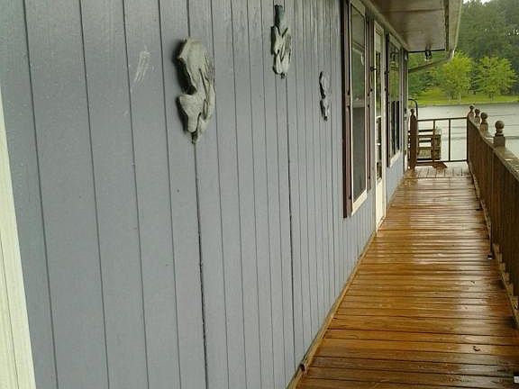 3rd image of 270 Lake Eddins