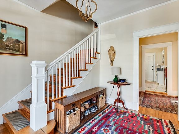 5th image of 2823 Hanes Ave
