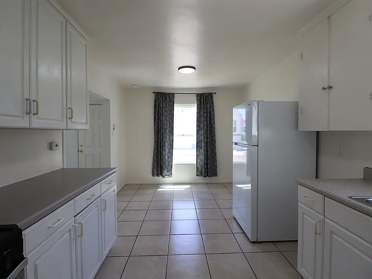 116 S Halcyon Rd — Photo 8