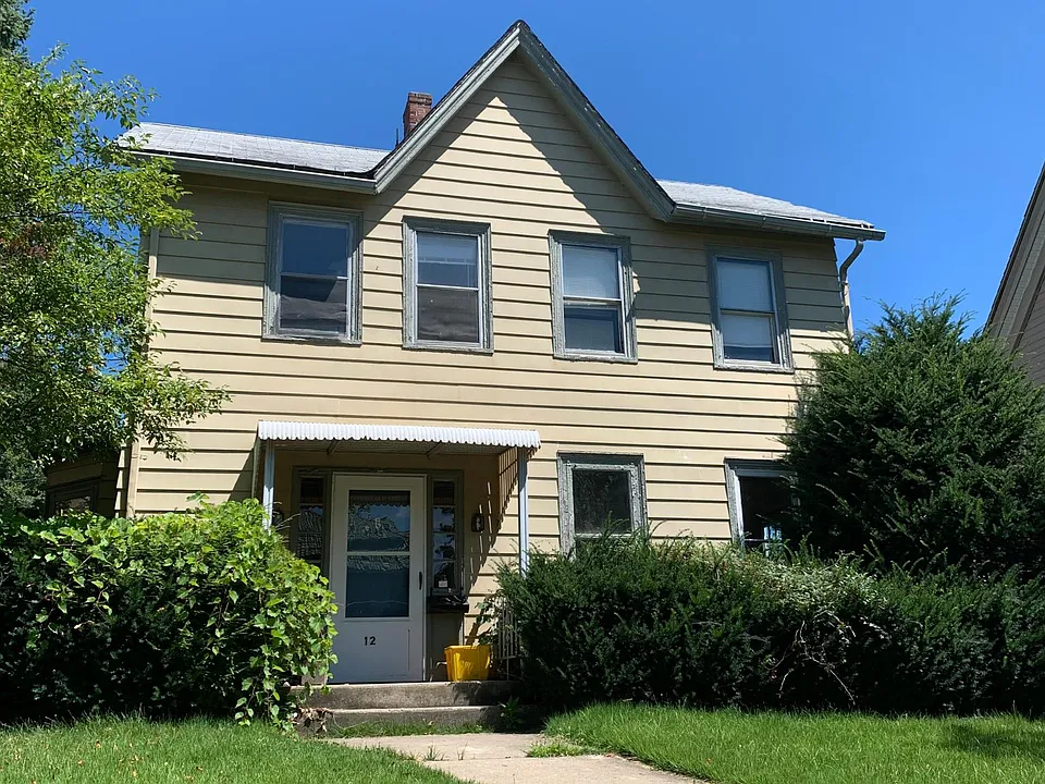 12 Leroy St