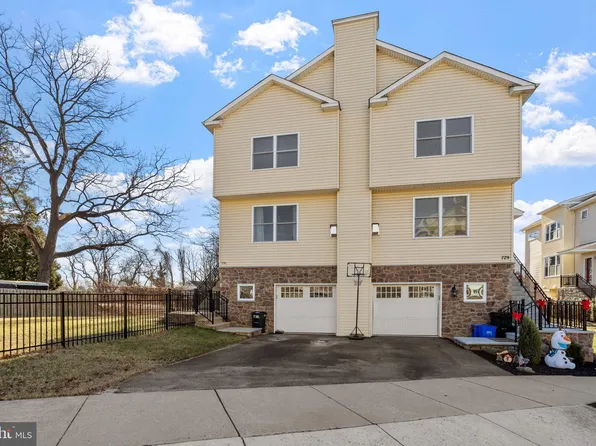 731 Valley Green Ct, Philadelphia, PA 19128