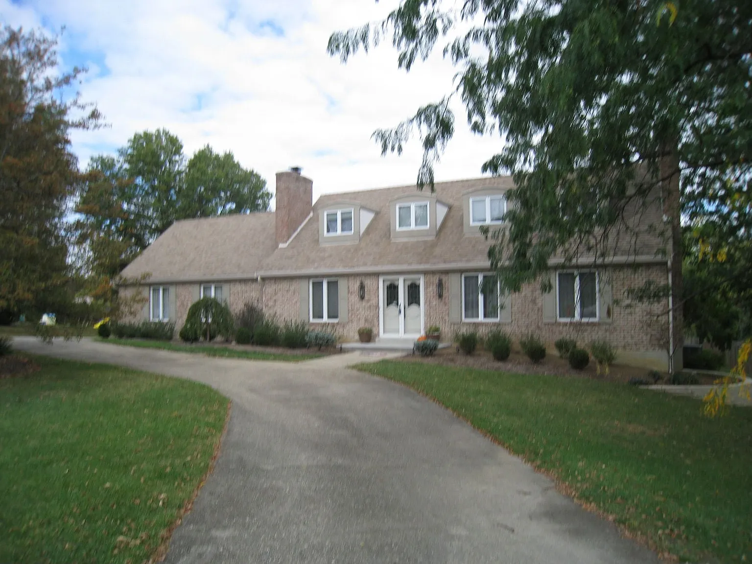 834 Collins Rd photo 1
