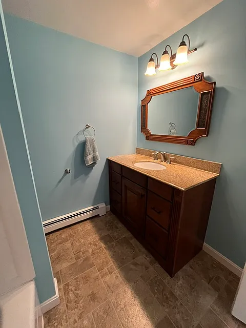2 bed, 650 sqft, $1,600 — Photo 3