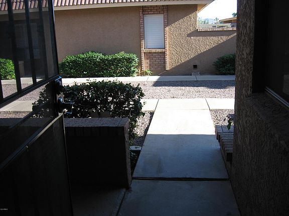 4th image of 409 W Yukon Dr Unit 6