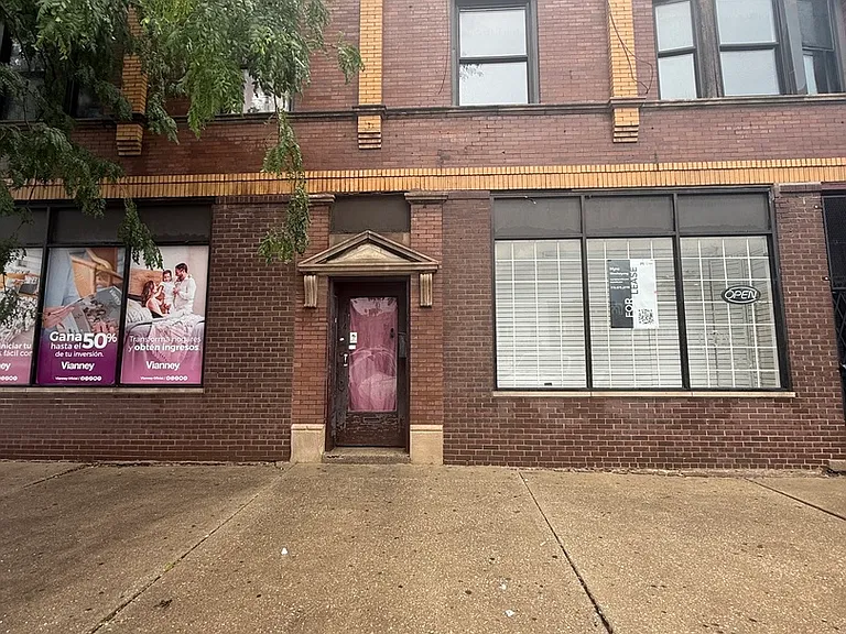 5714 W Cermak Rd #2E — Photo 1