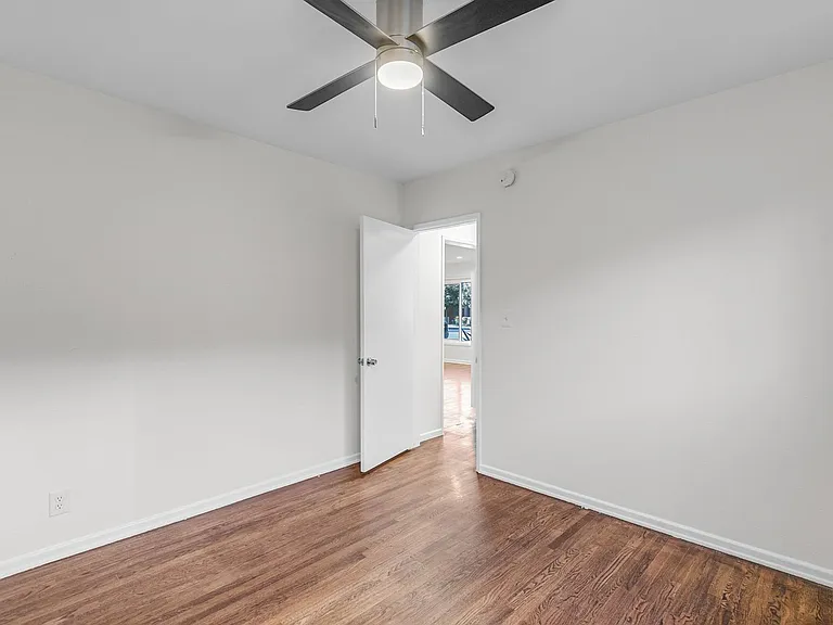 14616 Magnolia Blvd — Photo 15
