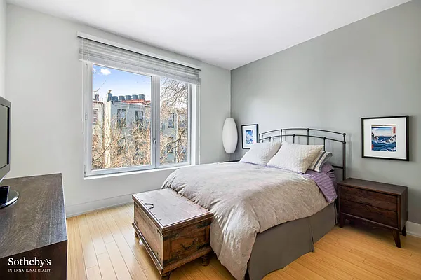 Sold by Sotheby's International Realty | media 17