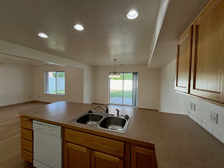 7327 N Bedford Ln — Photo 18