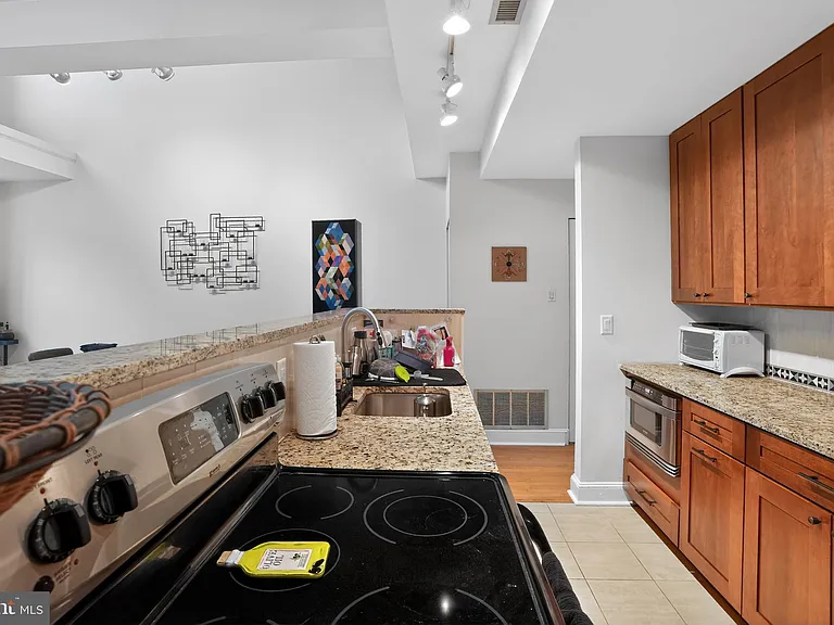 1627 Spruce St #3 — Photo 11