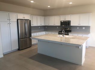2031 Lombard Ln, Clovis, CA 93619