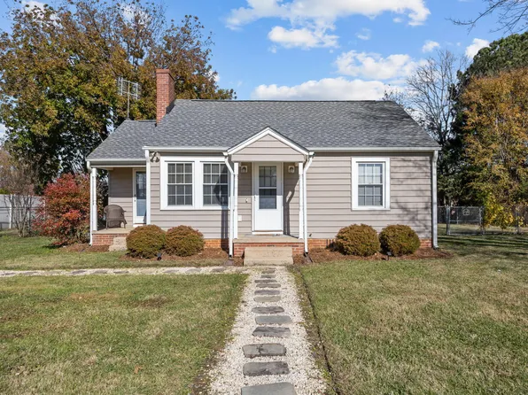 128 E Moore St, Graham, NC 27253