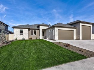 902 W Loretta St, Meridian, ID 83646