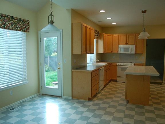 5th image of 10813 189th Ave E