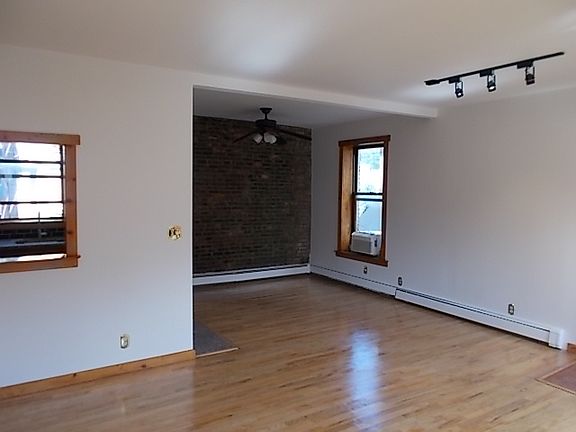 3rd image of 44 Underhill Ave APT 2B