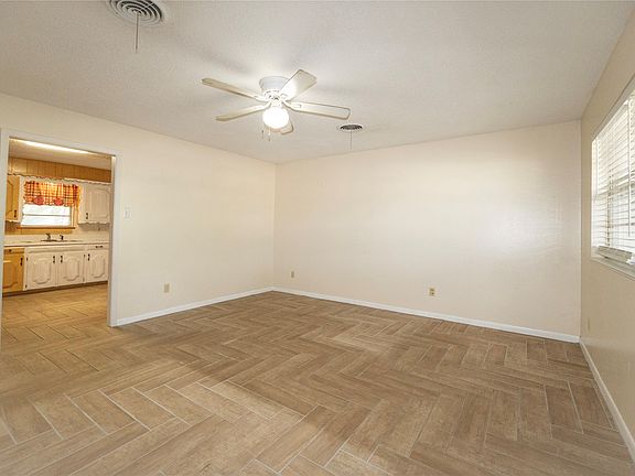 4th image of 506 N Main St
