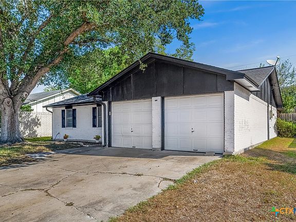 3rd image of 512 Monterrey Dr