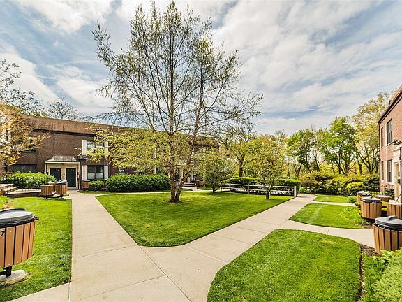 4th image of 71-23 Park Dr E #2B