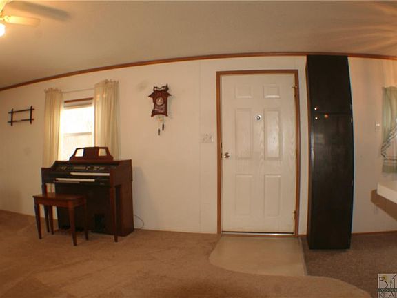 5th image of 830 Arlington Dr