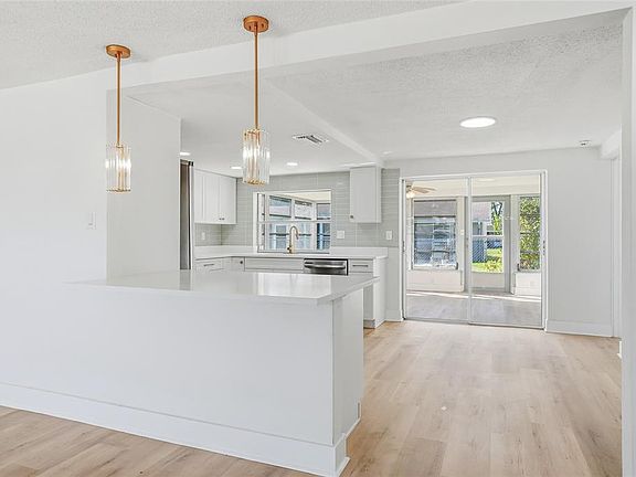 5th image of 7846 Wallaba Ln