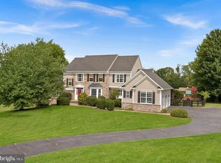 38392 Stone Eden Dr, Hamilton, VA 20158