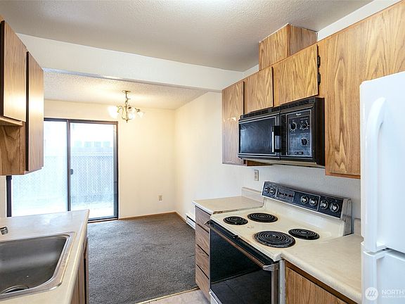 5th image of 3714 D Street SE