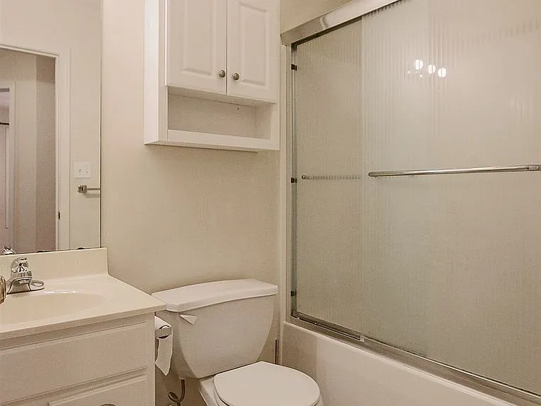 2623 E Oaklawn Ct — Photo 14