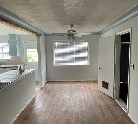4th image of 4019 Roosevelt Dr