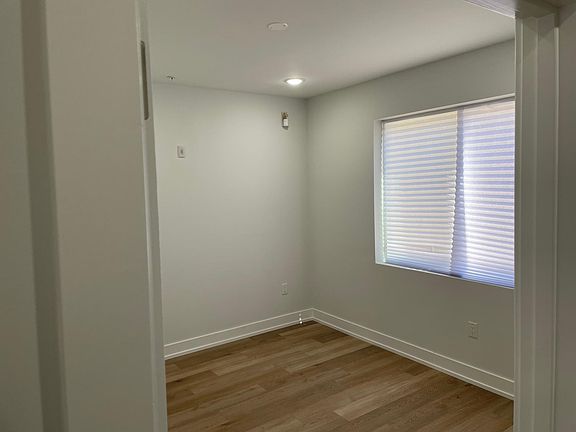 3rd image of 2041 N Reese St #1