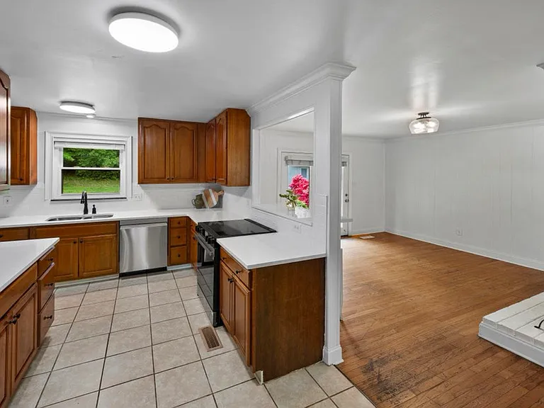 4908 Lonas Dr — Photo 21