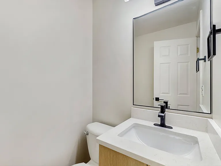 375 W Winchester Rd — Photo 8