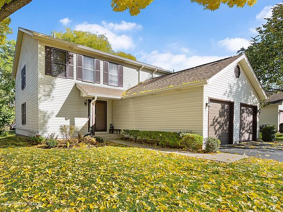 2nd image of 511 Villa Circle Dr #30
