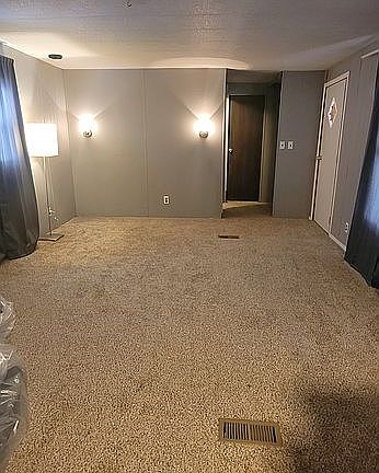 3rd image of 33 Ellen Dr