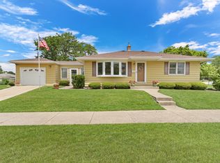 900 Merton Ave, Waukegan, IL 60087