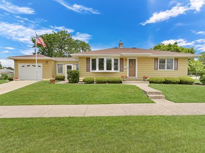900 Merton Ave, Waukegan, IL, 60087