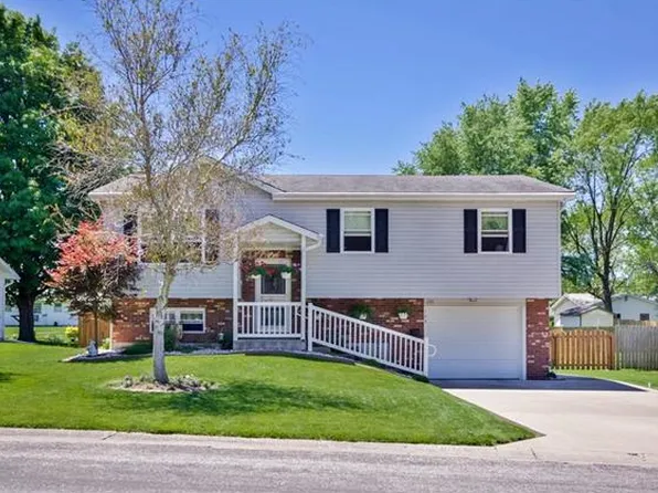 108 Dressel Dr, Jerseyville, IL 62052