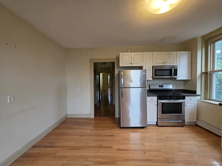 533 Chapel St #C — Photo 1