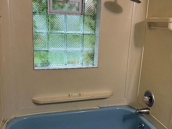 3rd image of 10726 Curtis St