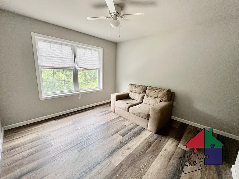 63 Southerberry Dr #102 — Photo 12