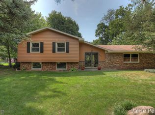 864 Four Mile Rd NE, Grand Rapids, MI 49525